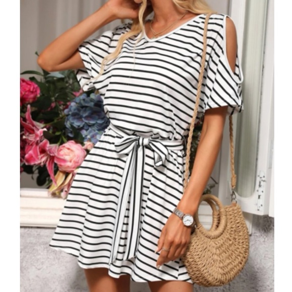 Dresses & Skirts - Boho striped cold shoulder belted mini dress
